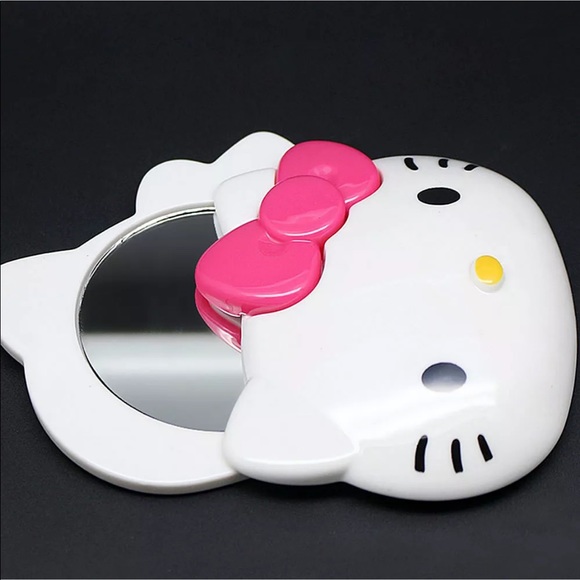 ⭐️Hello kitty compact mirror - Picture 5 of 5